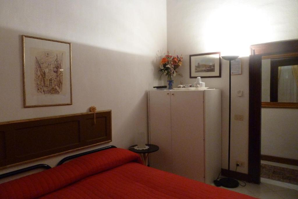 Bb Santa Rosa Bed & Breakfast Витербо Стая снимка