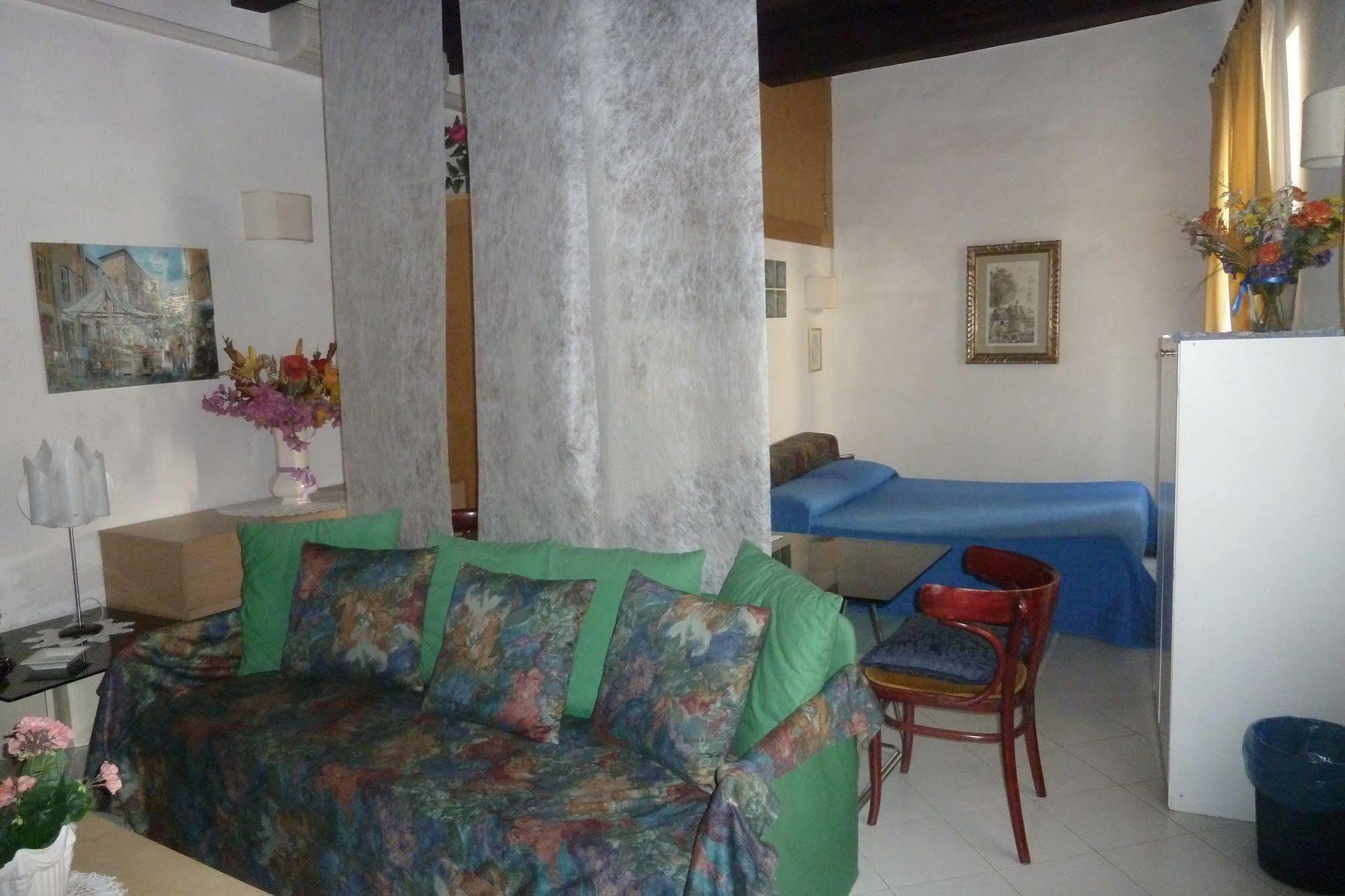 Bb Santa Rosa Bed & Breakfast Витербо Екстериор снимка